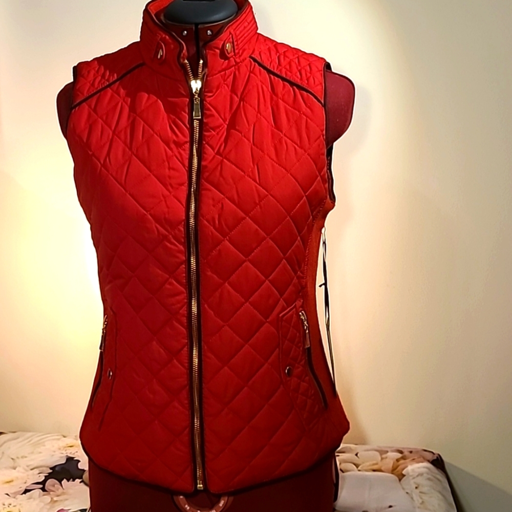 Vest - Picture 1 of 4